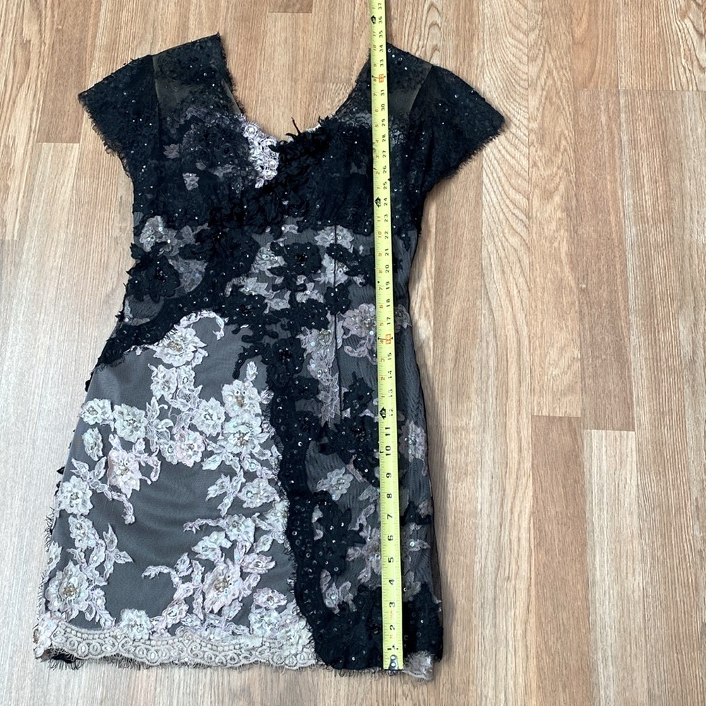 Mandalay lace evening dress - Picture 12 of 16